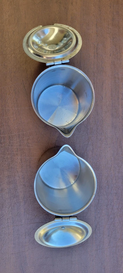 Dos tapas con bisagras crema de acero inoxidable vintage Bloomfield Industries EE. UU. 8 OZ Foto 4 de 4