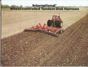 Internationial Wheel-controlled Tandem Disk Horrows  sales booklet 28p IH 1982