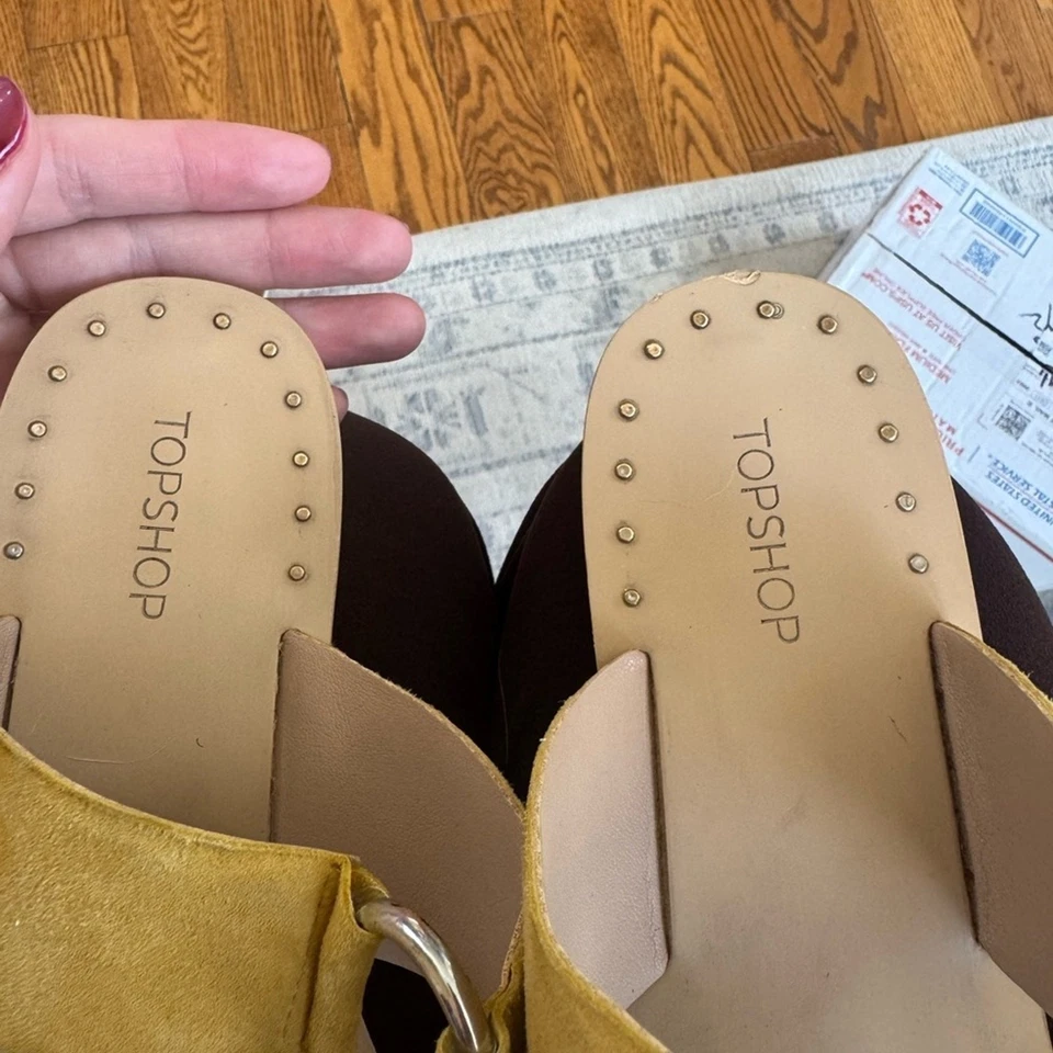 Topshop Mustard Yellow Metal Ring Metal Studded Slides Size 8.5 - Image 3 of 4