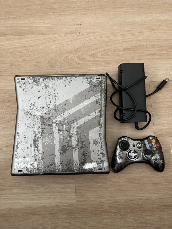 Xbox 360 S Call of Duty Modern Warfare 3 320GB Limited Edition Console Bundle - Image 2 of 4