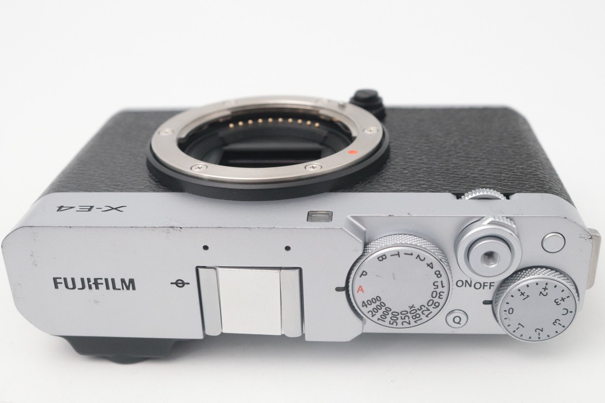 Fujifilm X-E4 Mirrorless Camera Silver XC15-45mm Lens Kit [SC:47