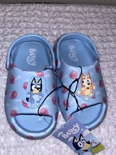 Bluey sandals for boys and girls with a balloon design in blue