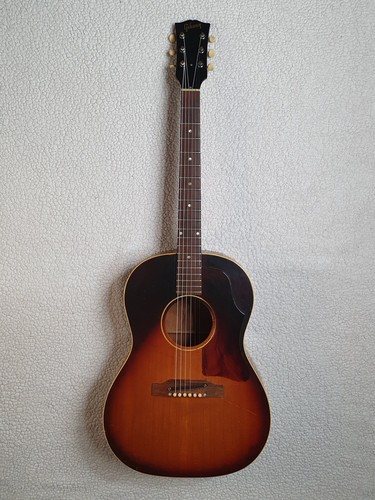 Gibson 1967 LG-1 Vintage Sunburst Acoustic Guitar [Very Good] with Case - Picture 2 of 19
