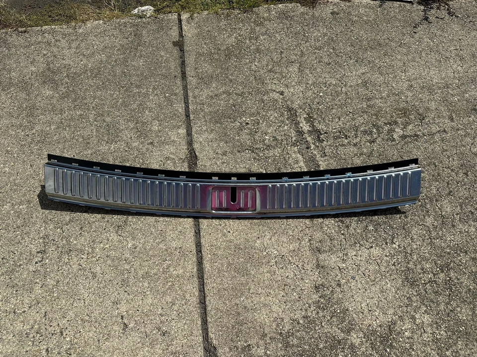 VOLKSWAGEN TOUAREG 2011-2018 MALETERO CARGA MOLDURA MALETERO UMBRAL BLOQUEO CUBIERTA 7P0863459F Foto 2 de 4