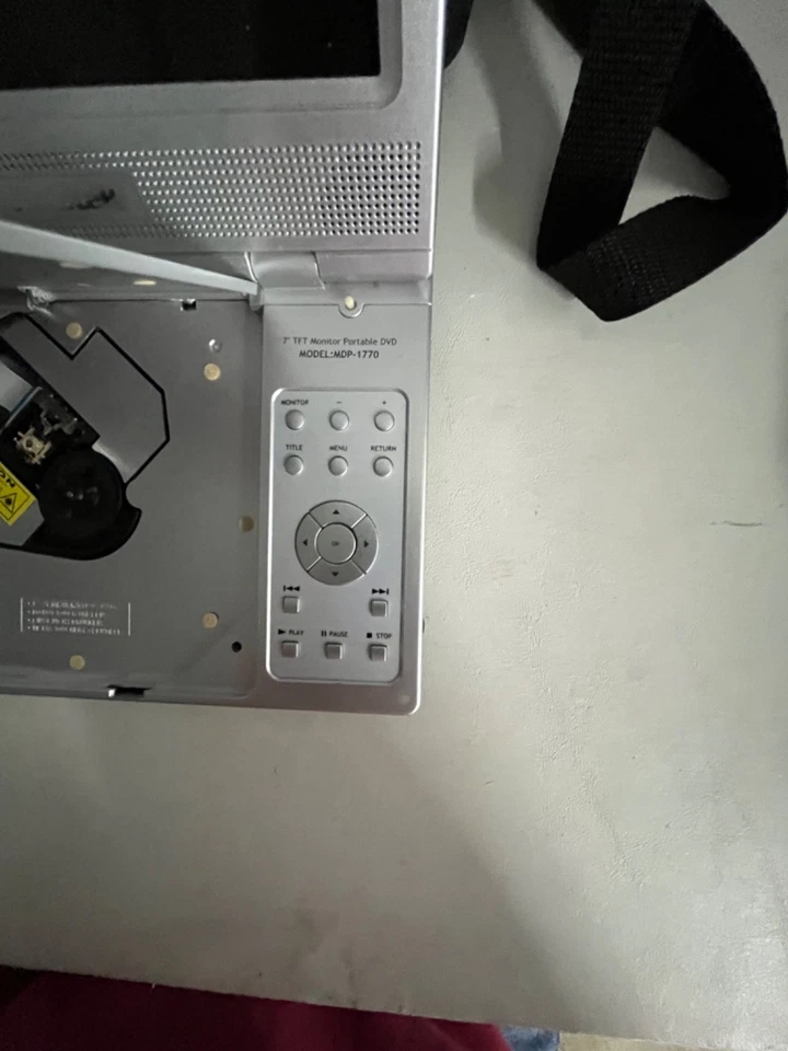 Mintek MDP-1770 Portable DVD Player Play DVD CD CD-R W/Storage Bag No Cables - Image 4 of 4