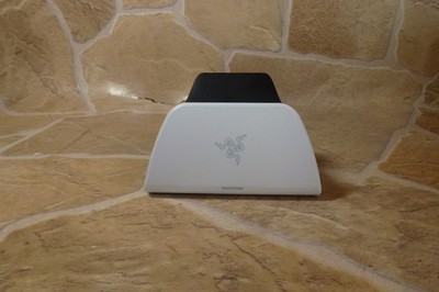 RAZER Quick Charging Stand PS5 weiß (ohne ladekabel) - SEHR GUT -