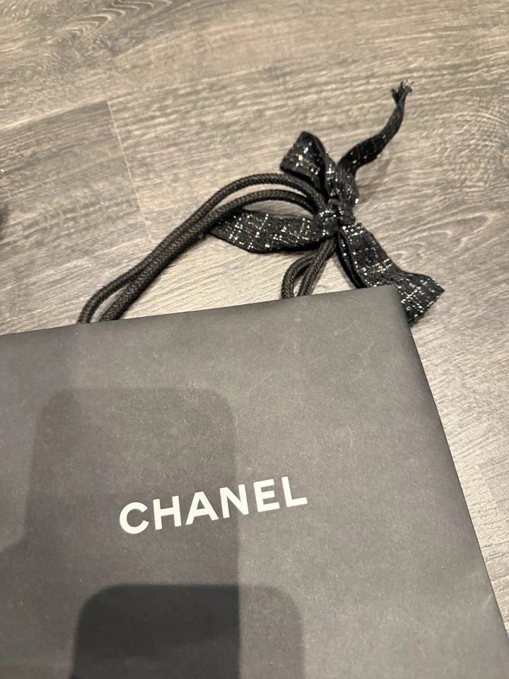 Chanel Button , Ribbon Christmas - Image 3 of 4