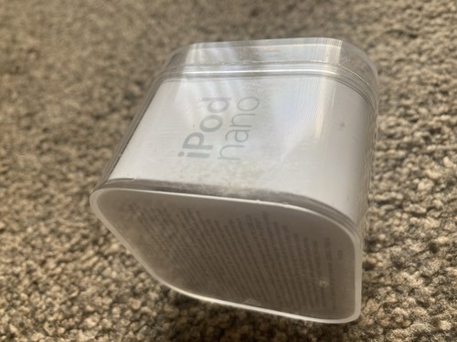 Apple iPod Nano 6th Generation Green 8gb - Picture 9 of 10