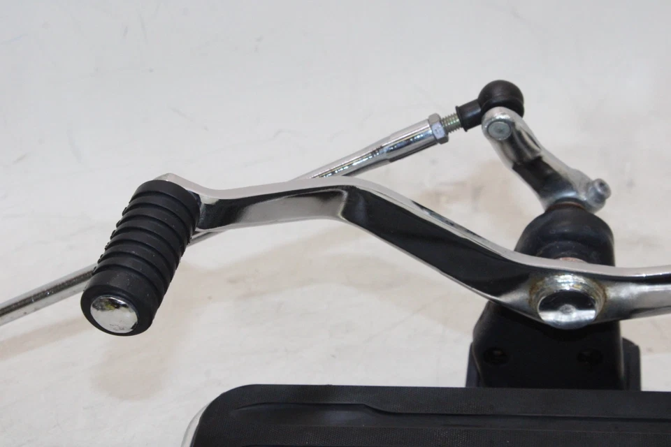 01-03 YAMAHA ROAD STAR XV1600A 原始设备制造商 左脚休息 带变速器 PEGS — 第 3/4 张图片