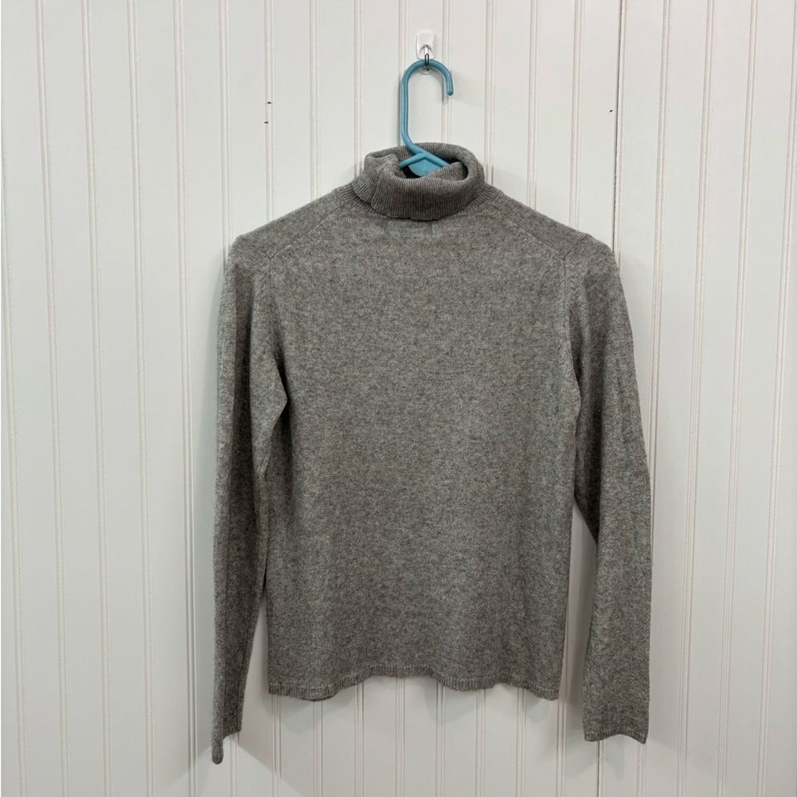 August Silk knits Heather Gray silk/ cashmere long sleeve turtleneck sweater