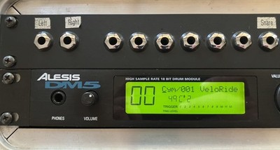 Alesis DM5 Drum Modul, Patch Bay, SKB Case, 2 Yamaha Trigger mit Halterungen.