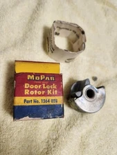 NOS MOPAR 1364028 RH Door Lock Rotor Kit 1949-1955 Chrysler Plymouth Dodge DeS