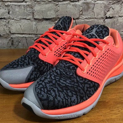 nike hyper trainer