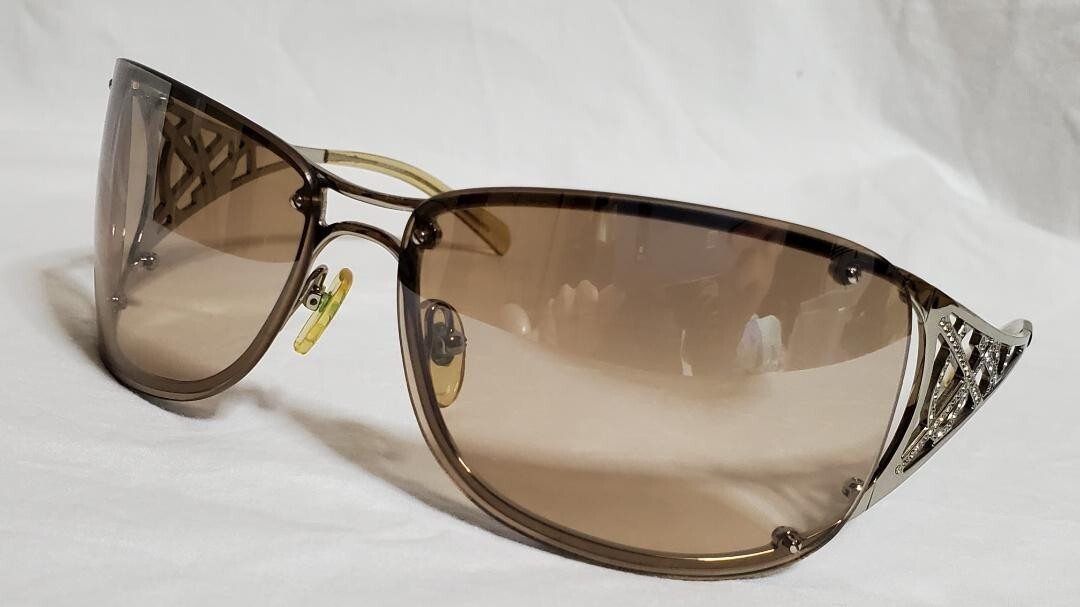 Occhiali da sole originali Yves Saint Laurent YSL con logo a croce metallo lucido marrone 21