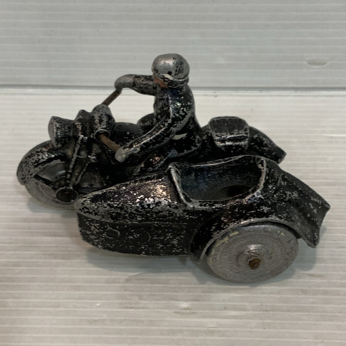 Figurine Ancienne En Aluminium Quiralu, Militaire Gendarmerie à Moto Side-car, échelle 1/32, Années 50/60
