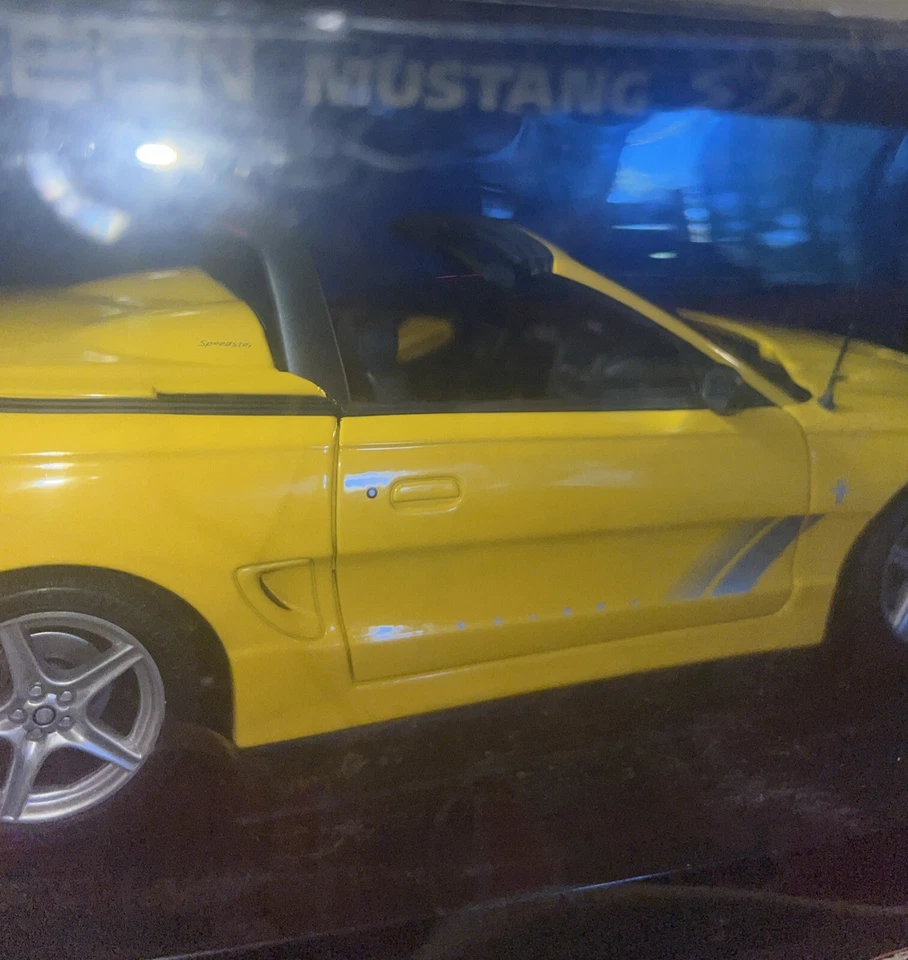 Auto Art Yellow Top Off Saleen Mustang S351 - Image 4 of 4