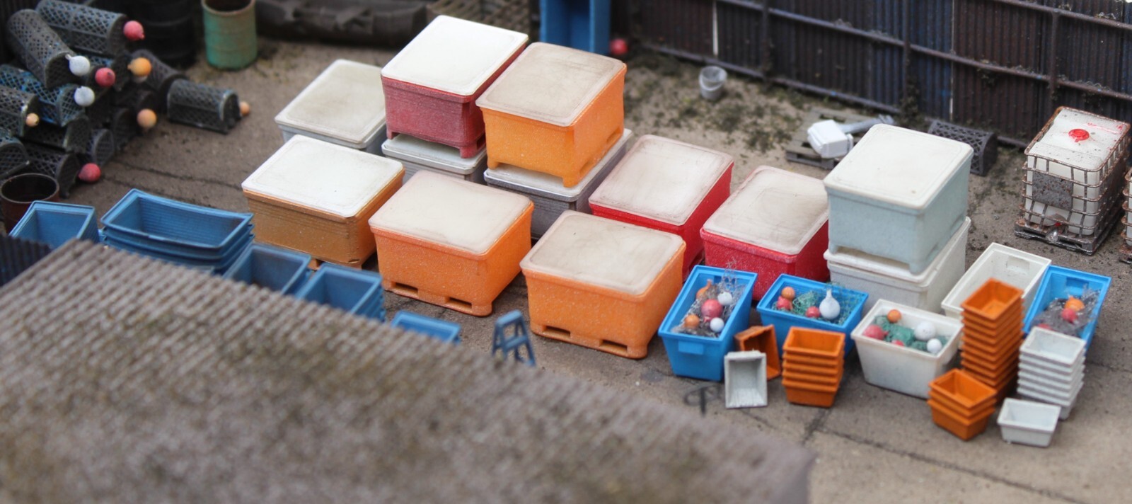 Insulated Fish Tub Crates - UNPAINTED - OO 1:76 Model Railway - Pack of 50