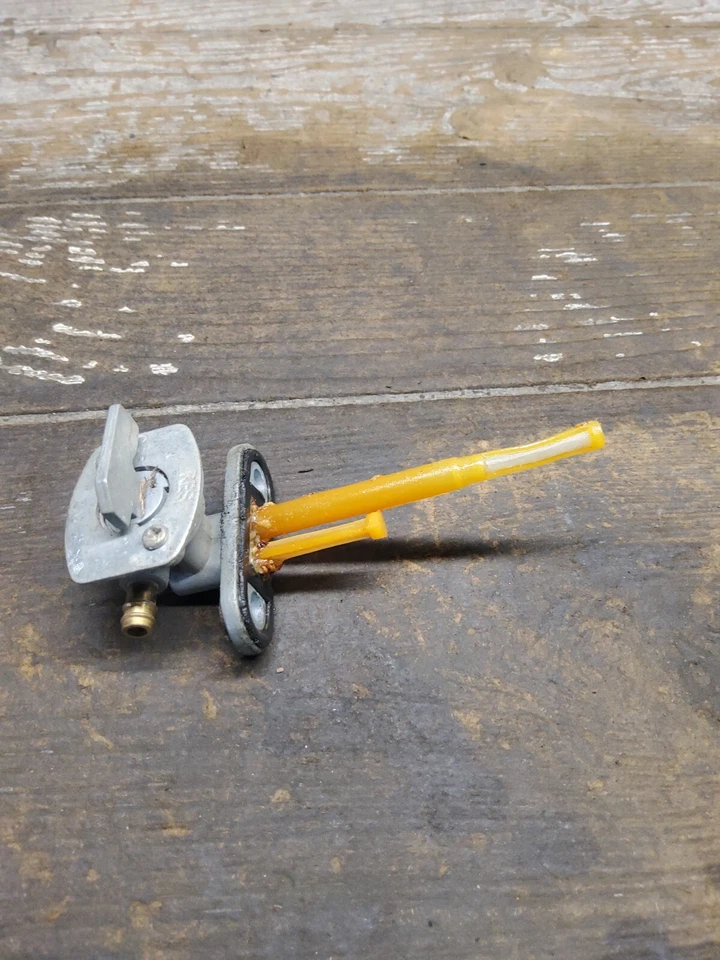 2006 06 02-08 Yamaha Raptor 80 Gas Combustible Gasolina Tanque Celda Depósito Válvula Petcock Foto 3 de 4