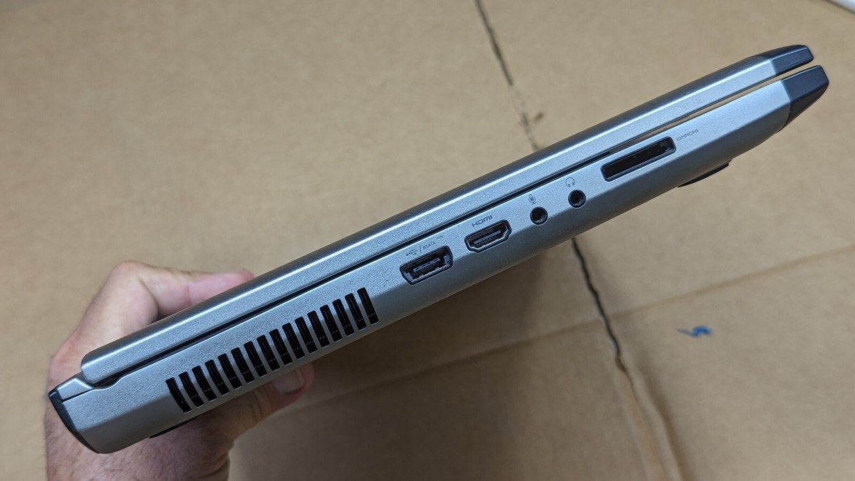 Dell System Vostro 3750 Laptop Core i3-2330M @ 2.20GHz 8GB RAM
