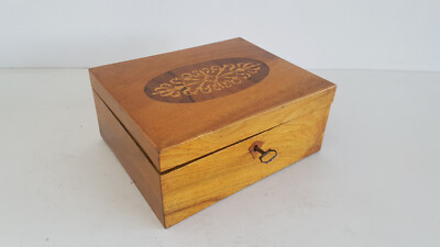 Biedermeier Casket Walnut inlaid in the lid around 1830 Original patina