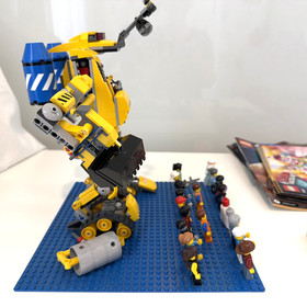 The LEGO Movie Mixed Lot w/ Minifigures, Partial Build & Manuals, Accessories