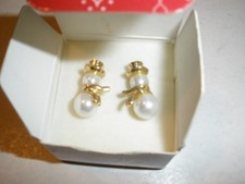 Vintage Avon Snowman Pierced Earrings in Box