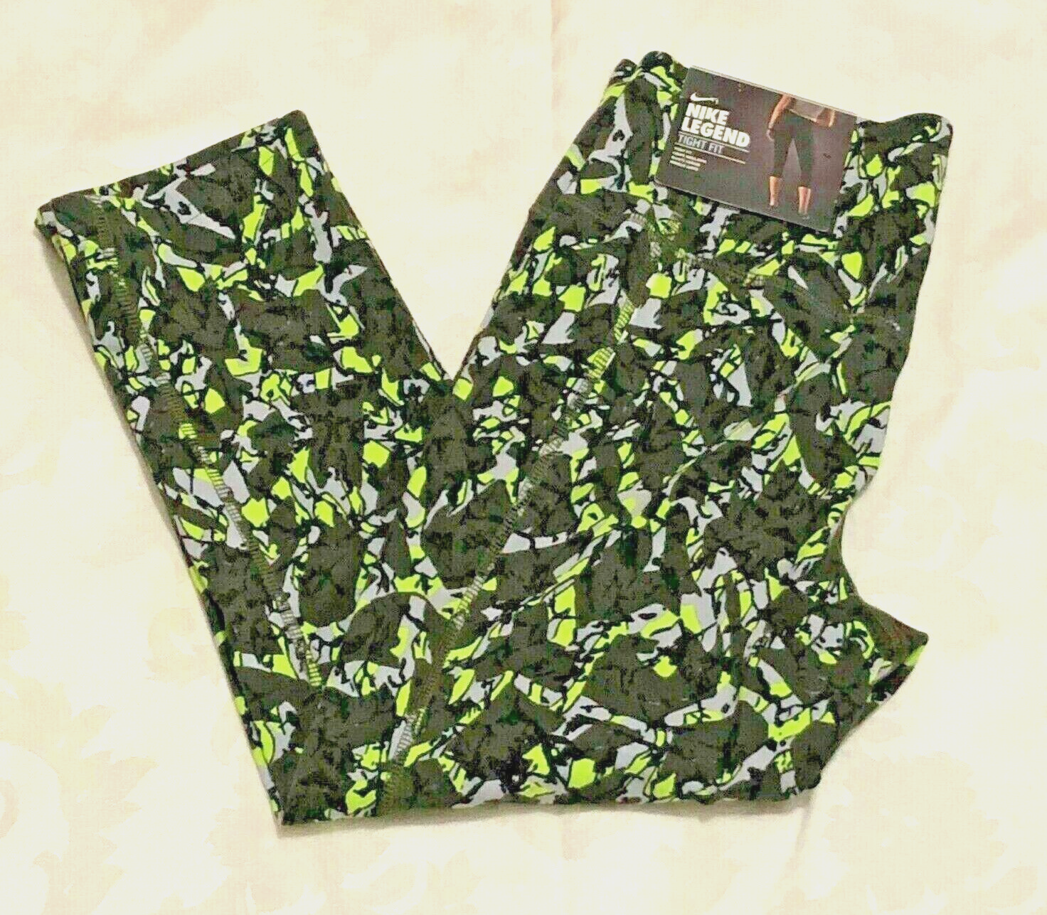 Nike Legend Tight Fit Capris