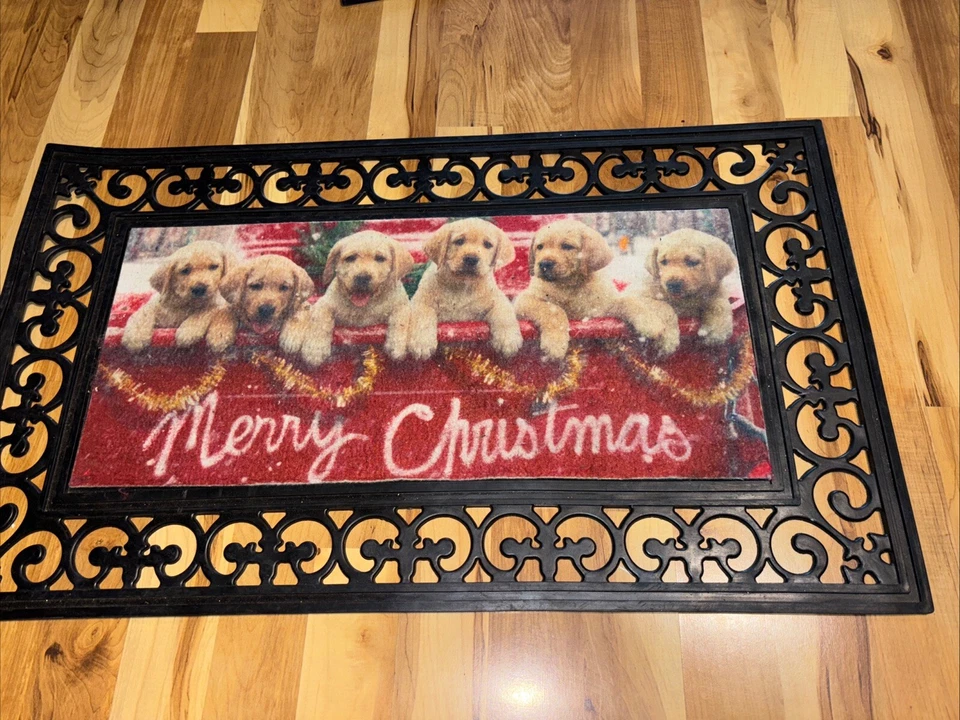 Alfombra cambiable de sasafrás de hoja perenne e inserto de labrador retrievers de Navidad. Foto 3 de 4