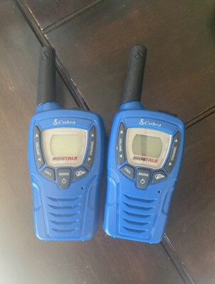 Cobra CXT332 25-Mile 2-Way Radios/Walkie Talkies Blue