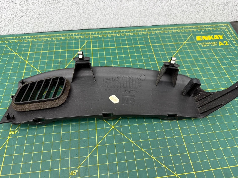 Pontiac G8 2008-2009 tapa de extremo de tablero moldura ventilación lado izquierdo del conductor 92221870 OEM GM Foto 2 de 3