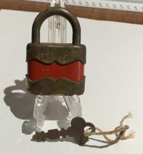 Vtg Antique Padlock Red Made In USA Working With Key Yale