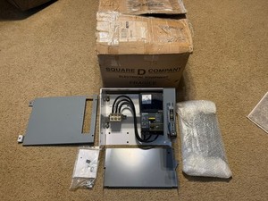 Square D MODEL 4 20 Amp. Breaker  12” Feeder Bucket  Lite use