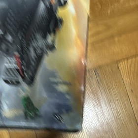 New Factory Sealed LEGO DC Comics: Flying Fox: Batmobile Airlift Attack (76087)