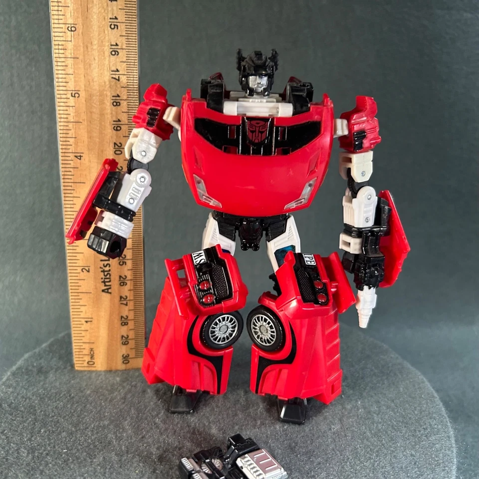 Transformers Universe Deluxe Class Sideswipe Action Figure Hasbro - Image 4 of 4