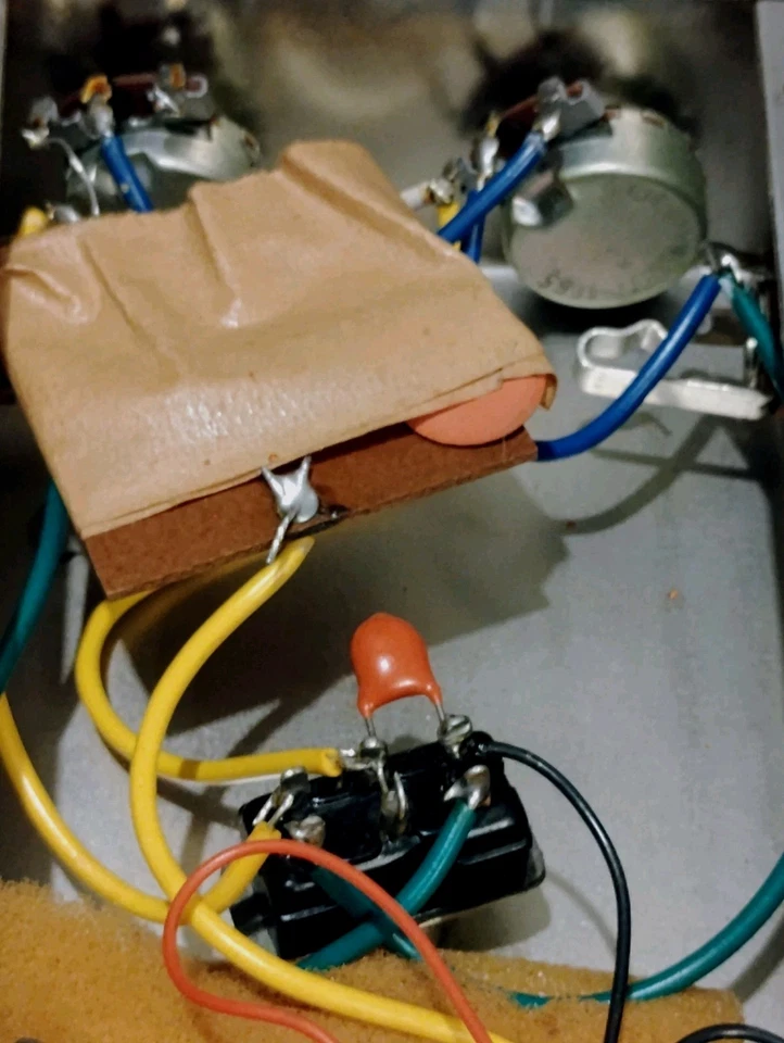 Pedal de efectos de guitarra Mosrite Fuzz Rite '68 versión transistor de silicona vintage Foto 3 de 4