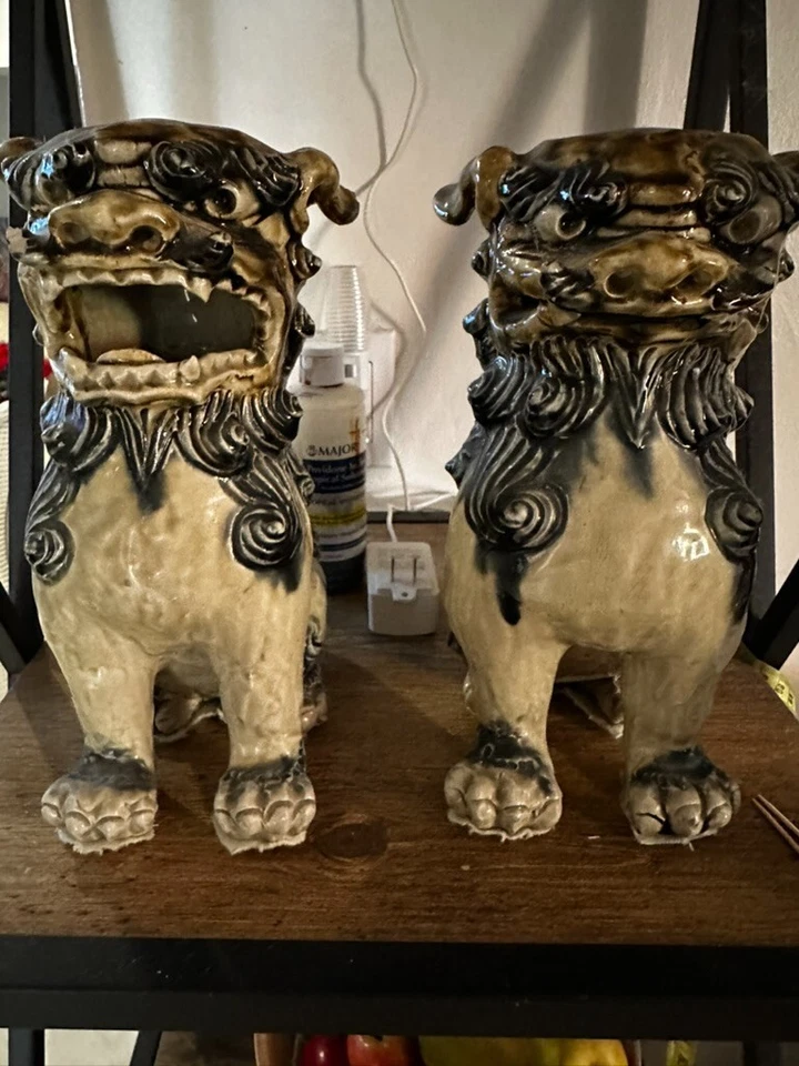 Antique Chinese Foo Dogs Guardian Lions Porcelain Qing Dynasty Pair - Image 2 of 4