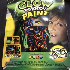 New Crayola Glow Explosion Paint and Scenes 4 Glow in the Dark Colors 74-4164