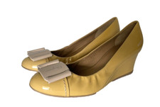 Salvatore Ferragamo Silda Vara Plague Wedge Pumps Patent Leather Beige US 5.5