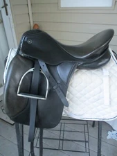 17'' Med George Kieffer Munchen English dressage Saddle w new Leathers & irons