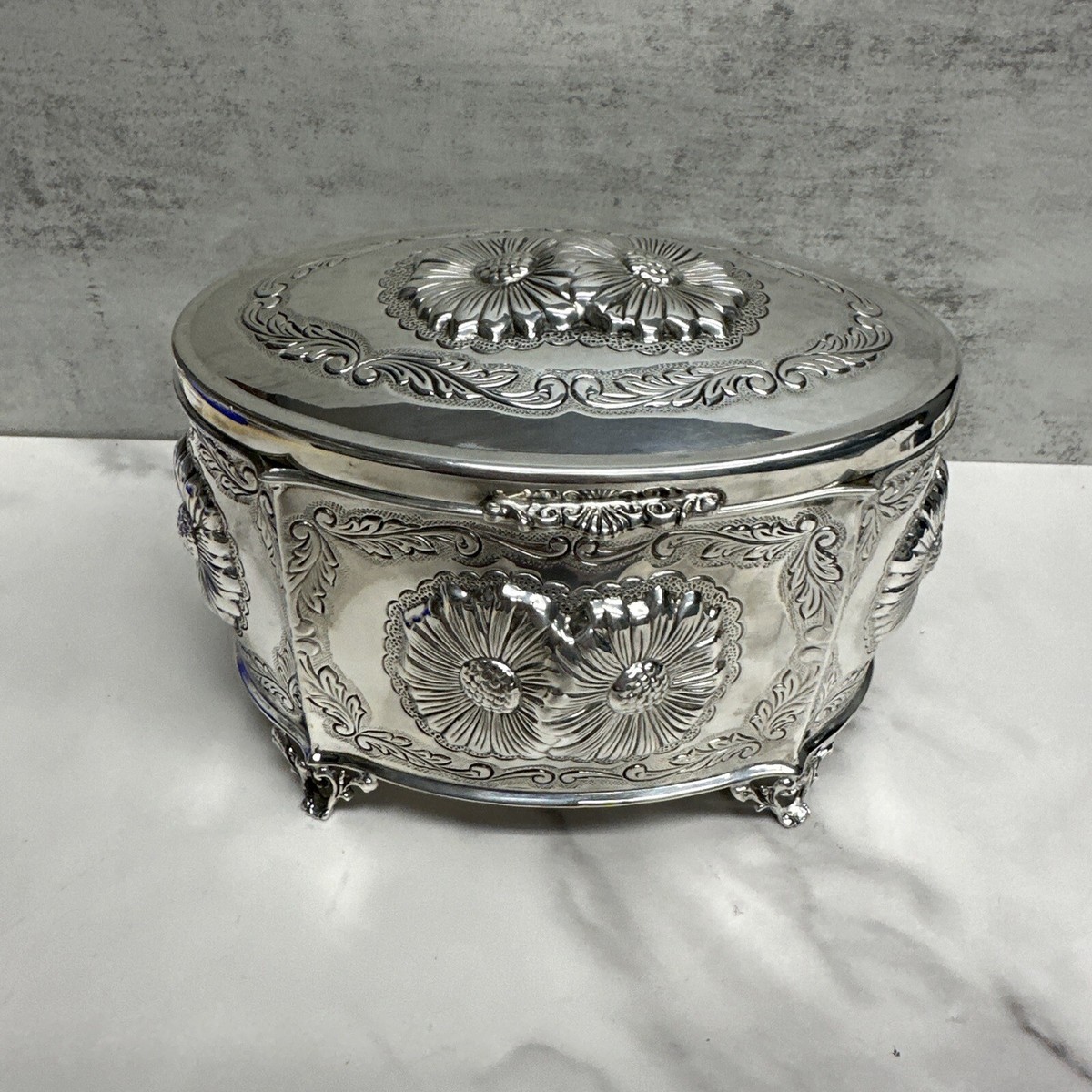 vintage Hazorfim銀製ボックス VINTAGE HAZORFIM ISRAEL 800 GILT SILVER SMALL LIDDED BOX - 66