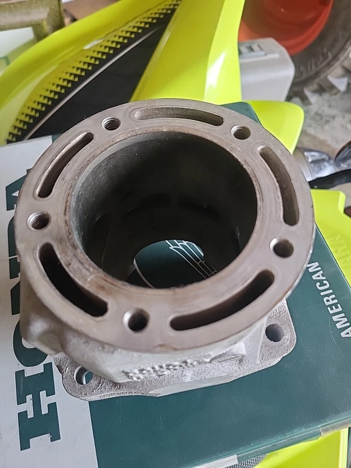 1997 YAMAHA 700 SX CYLINDER Piston 8CH01 SXR VENTURE VMAX DELUXE  — 第 2/4 张图片