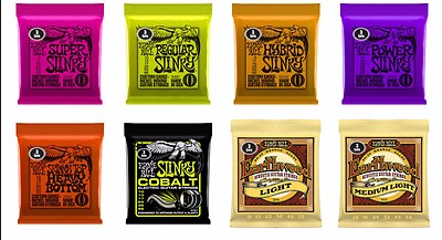 Ernie Ball 3er-Set-Pack Slinky Saiten für Elektro- und Erdholz Akustikgitarre