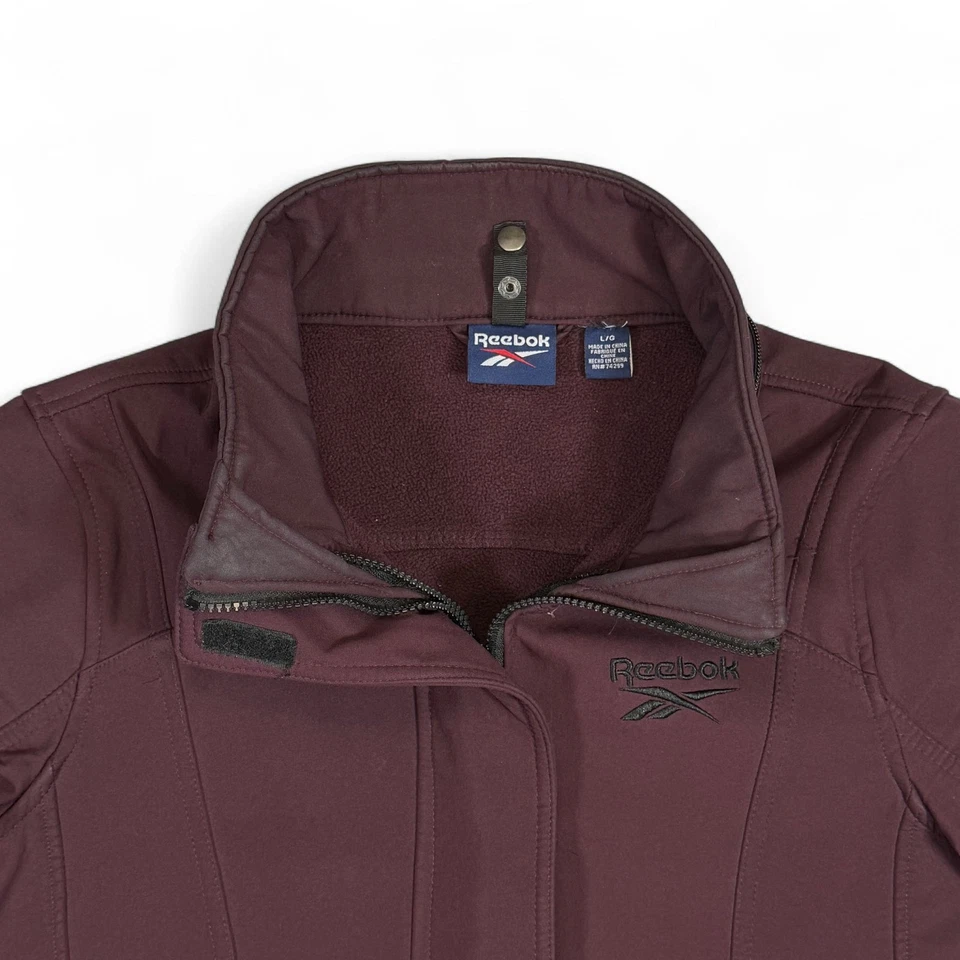 Jaqueta Reebok Feminina Grande Softshell Ameixa Borgonha Zíper Completo Atlética Externa - Imagem 3 de 4