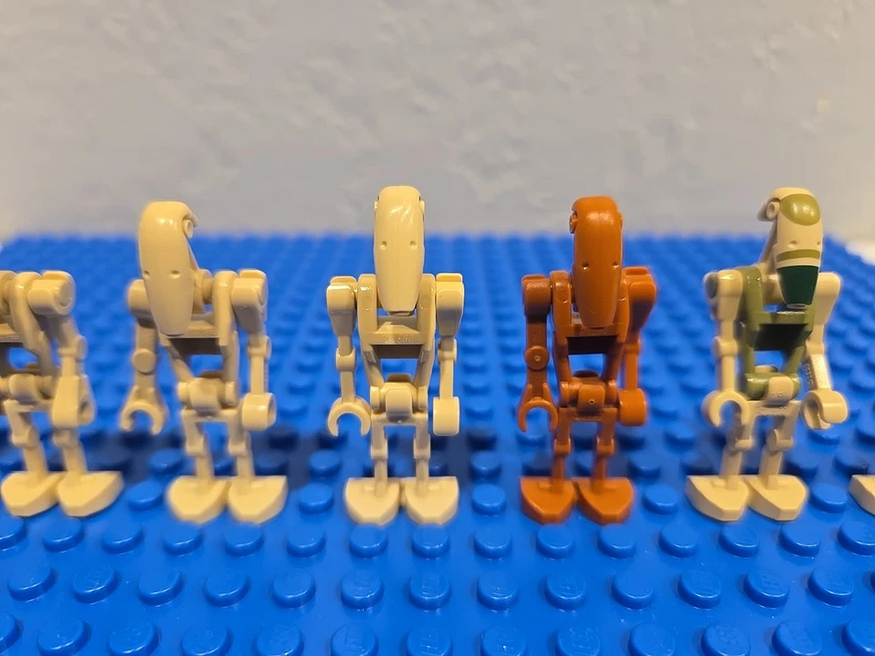 LEGO® Minifig - Battle Droid Mixed Lot Of 7 4 Basic 2 Higher Ranking 1 Pilot - Image 4 of 4