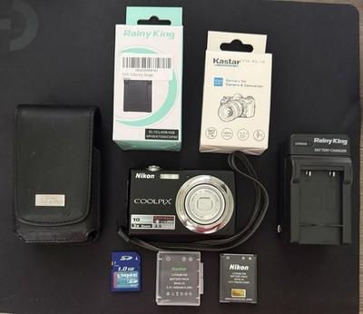 Nikon COOLPIX S220 10MP Digital Camera Kit - Free Shipping - Great Deal - Tested