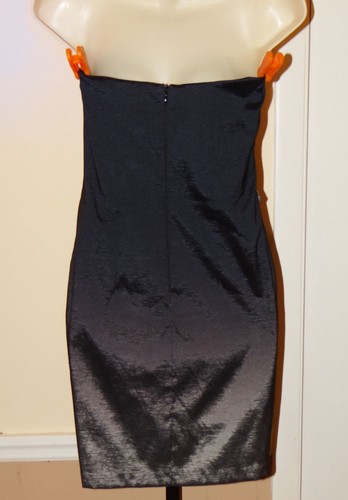 Designer CACHE Minikleid schwarz/grau seidig Stretch Taft tailliert mit Blume Gr. 2 - Bild 8 von 11