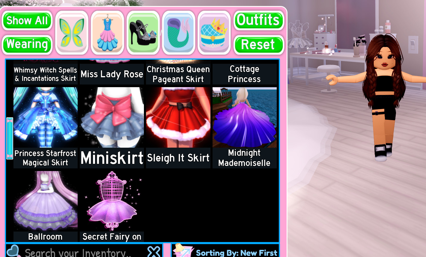 ROYALE HIGH WHOLE INVENTORY CHEAP* READ DESCRIPTION!! OVER 120