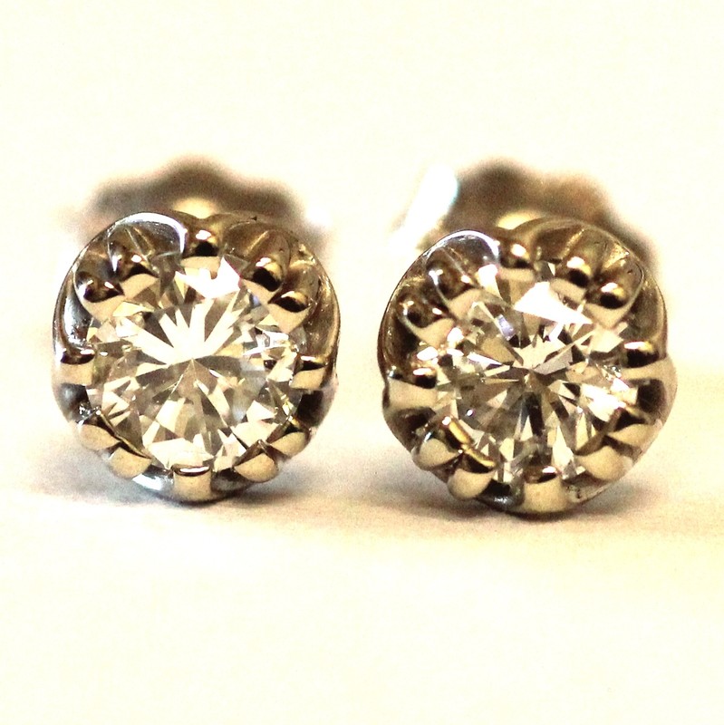 GIA certified .62ct SI1 G New 14k white gold round diamond earrings 1.2g natural
