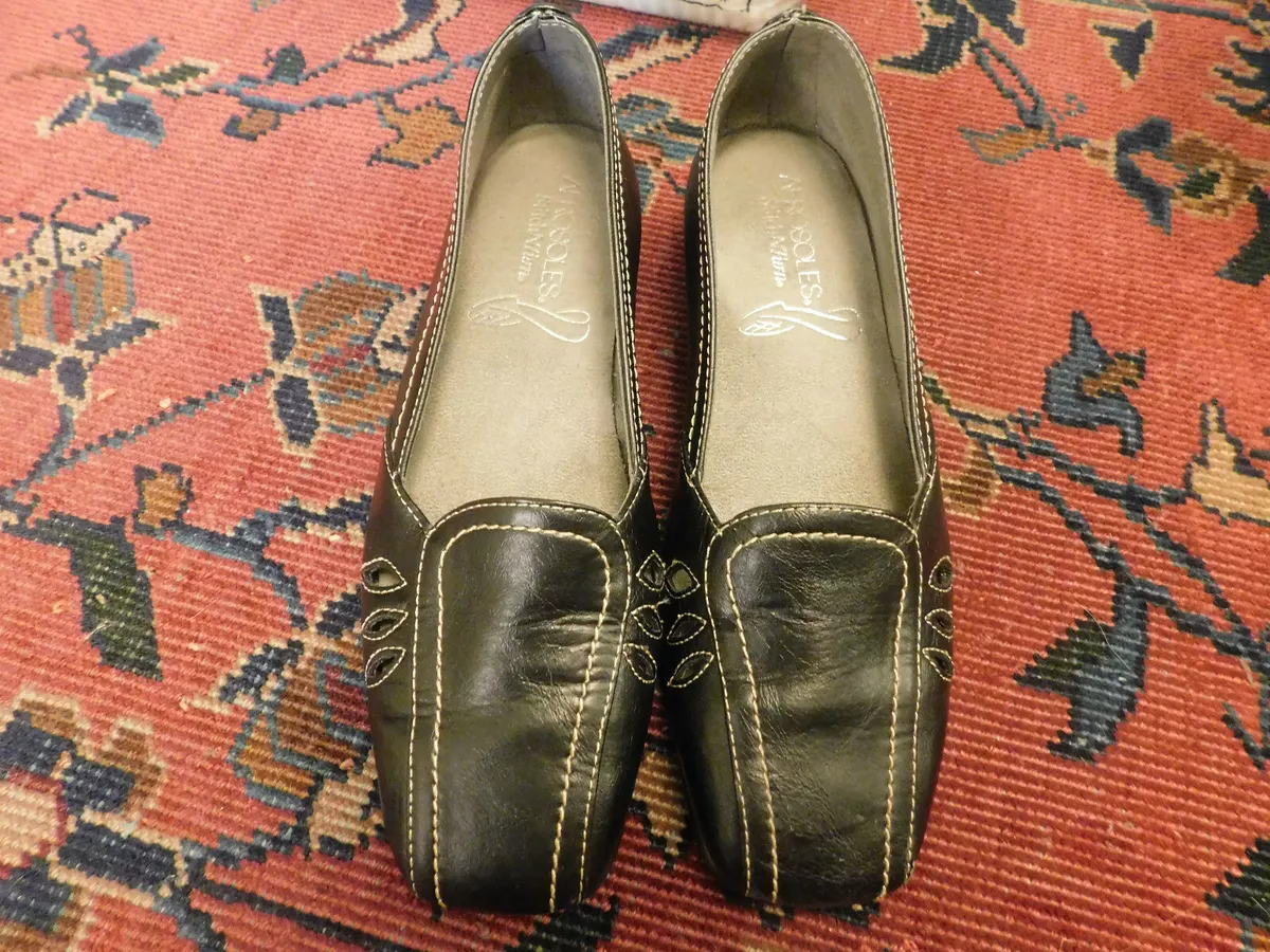 Aerosoles Stitch N Turn Comfort Cut out Loafers Sz 7 Slip On Black Medieval VGUC