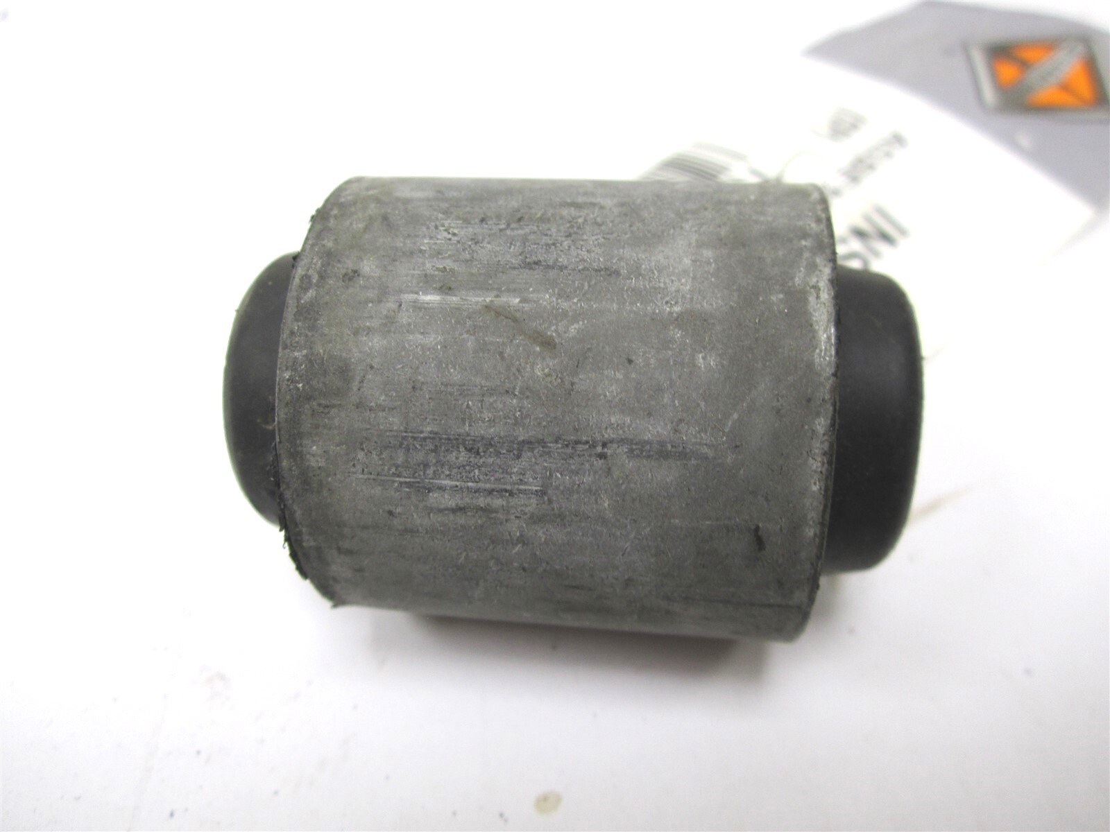 1668950C1 NEW INTERNATIONAL HOOD MOUNTING INSULATOR 557164C1 | eBay 